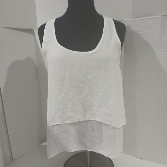 Ambiance Apparel Women's Sleeveless Blouse Lightweight Pullover Shirt Size L. - Picture 1 of 12